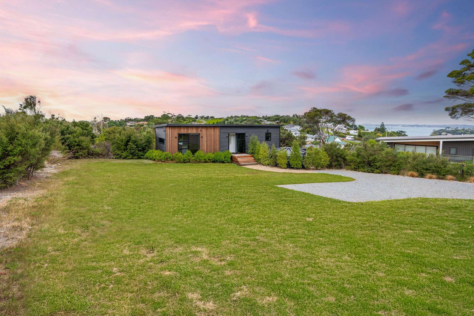 1117b Whangaparaoa Road Tindalls Beach_0