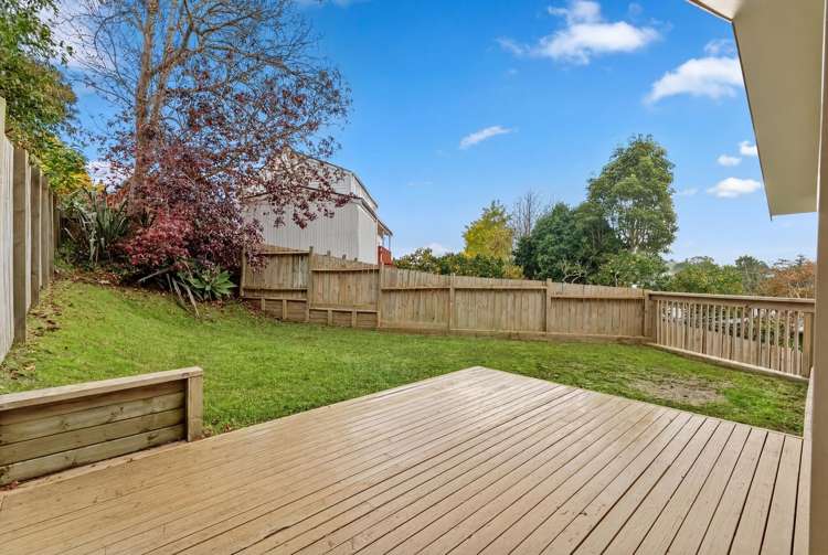 1/40 Lilburn Crescent Massey_12