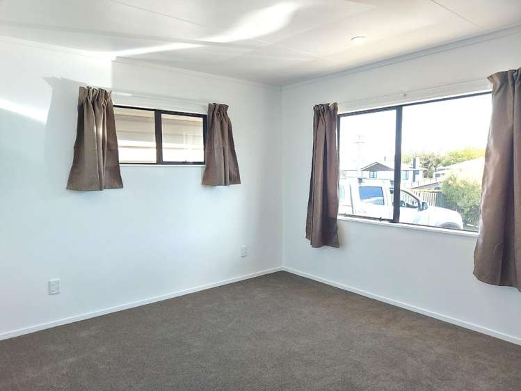 33 Tawa Street 11201_5