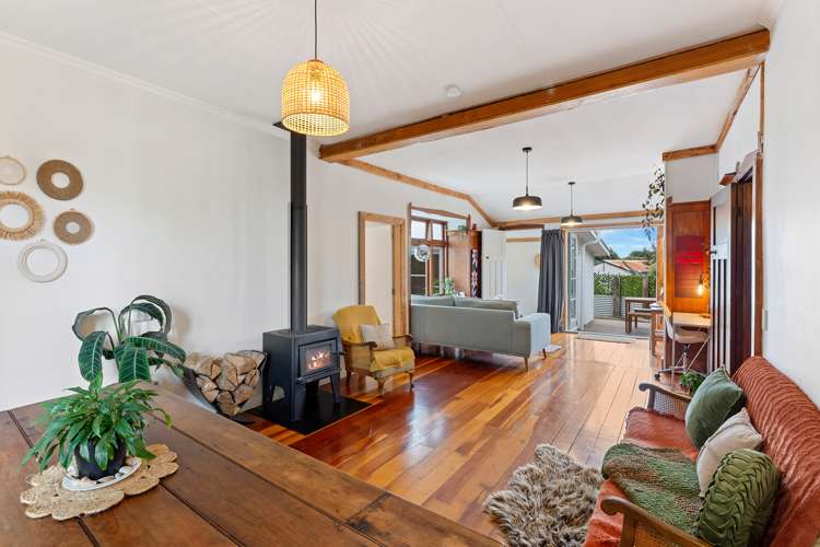 33 Tasman Road Otaki Beach_11