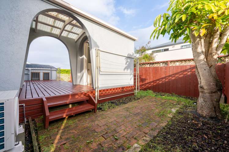 8 Riverview Road New Lynn_17