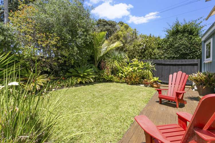 34 Queen Mary Avenue New Lynn_14