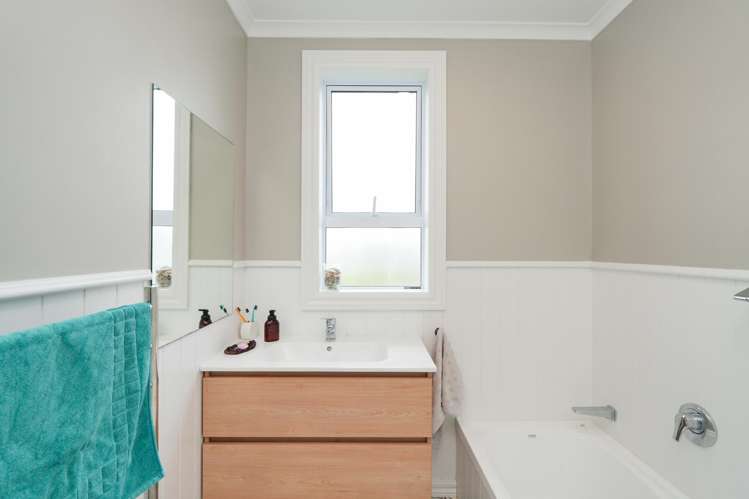 411 Flora Road East Makarewa_13