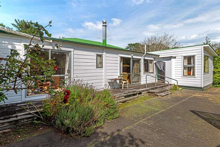 7 Forster Street Tolaga Bay_8