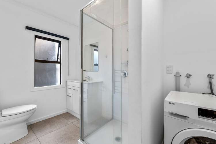 9 Ruihi Street Victoria_11