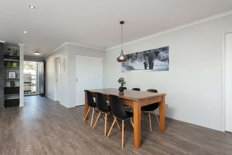 3 Fender Close Pyes Pa_11