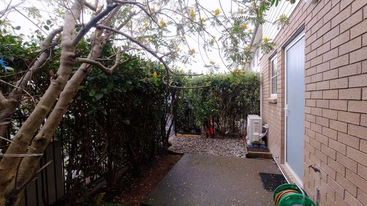 1 Chiefs Court Hamilton East_12