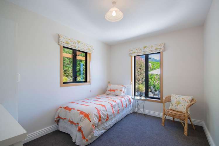 11 Settlers Hill Akaroa_22