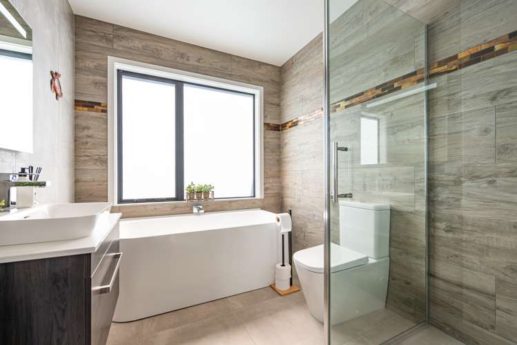 96 Cedarwood Street Woodridge_20