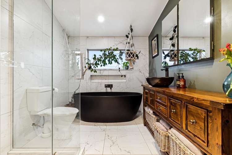 1410 Whangaparaoa Road Army Bay_10