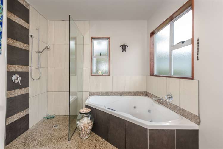 27 Roderick Place Rototuna_15