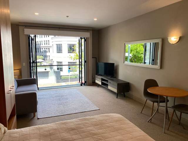 Studio Apartment Viaduct Location