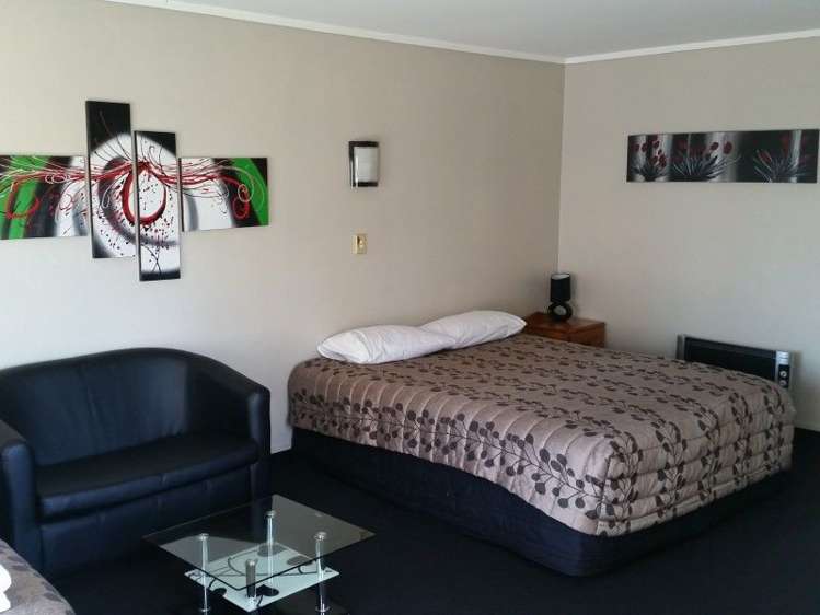 167 Fitzherbert Avenue West End_9