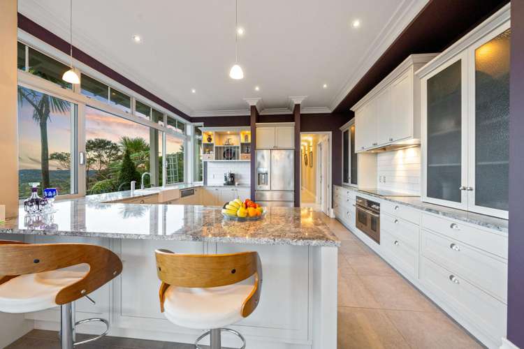 291 Forest Hill Road Waiatarua_12