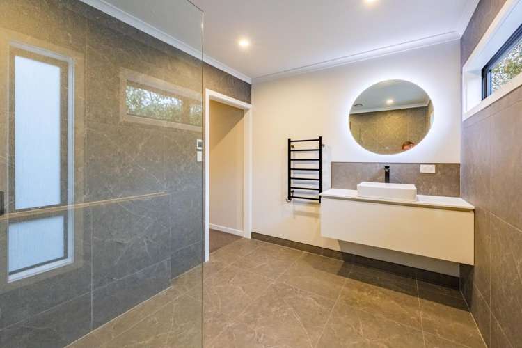 8 Holyrood Terrace Waipukurau_11