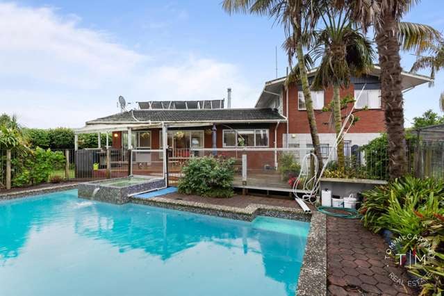 #THEDAY Poolside in Papatoetoe