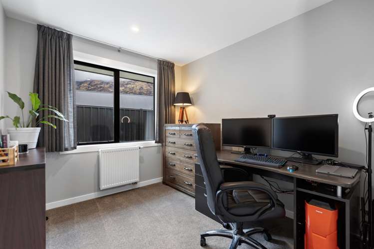 11 Sandford Terrace Lower Shotover_17