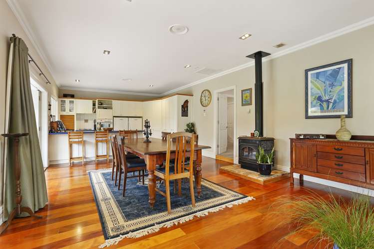 186 Boord Crescent Kumeu_12