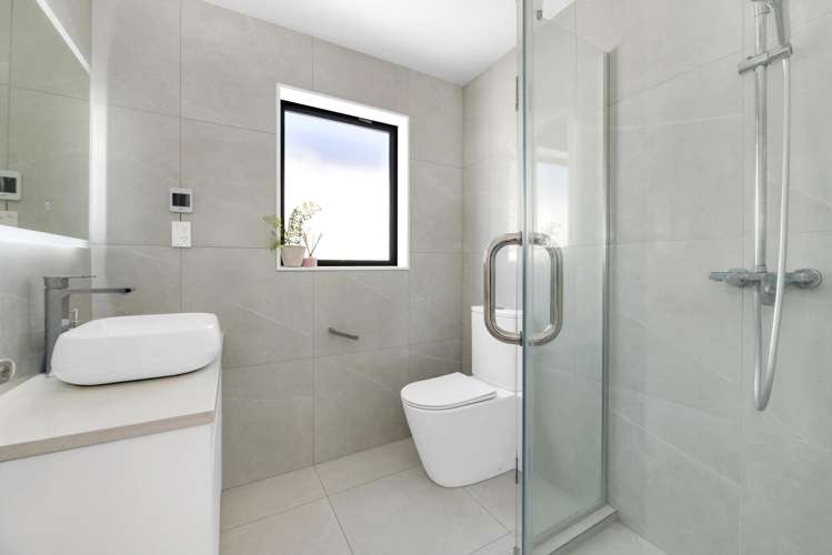 23 Tannaghmore Drive Flat Bush_21
