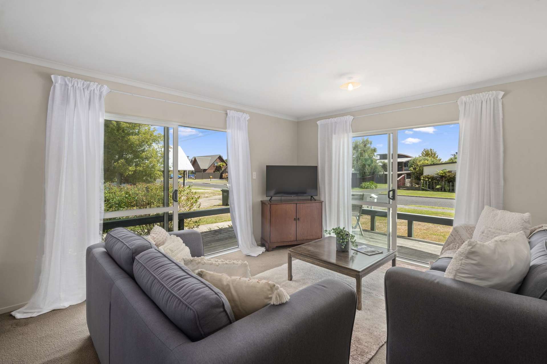 8 Holden Avenue Holdens Bay_0