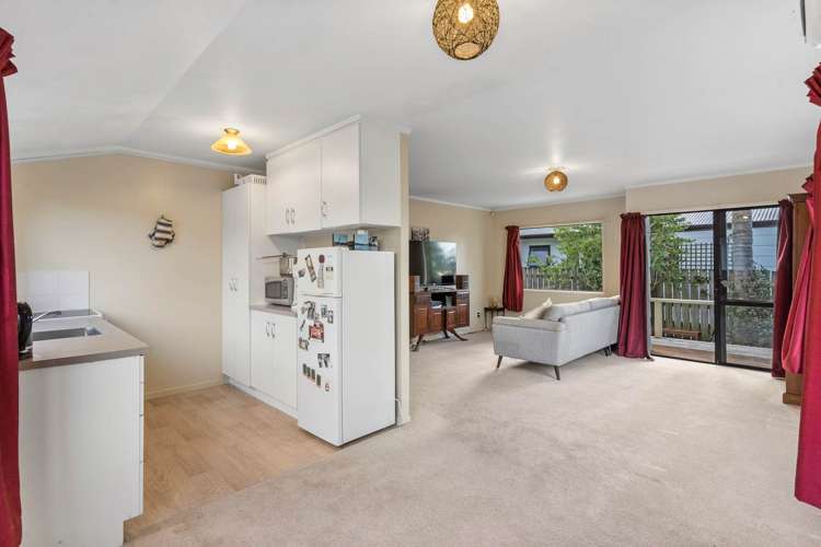 2/95 Wharf Road Te Atatu Peninsula_11