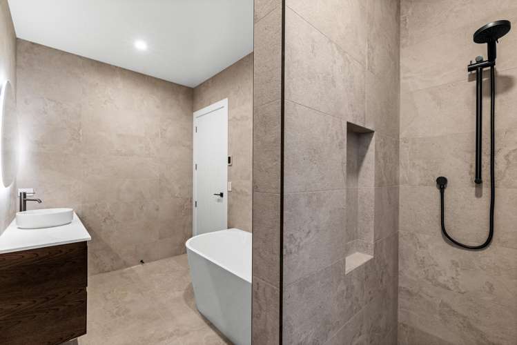 33 Crombie Avenue Havelock North_16