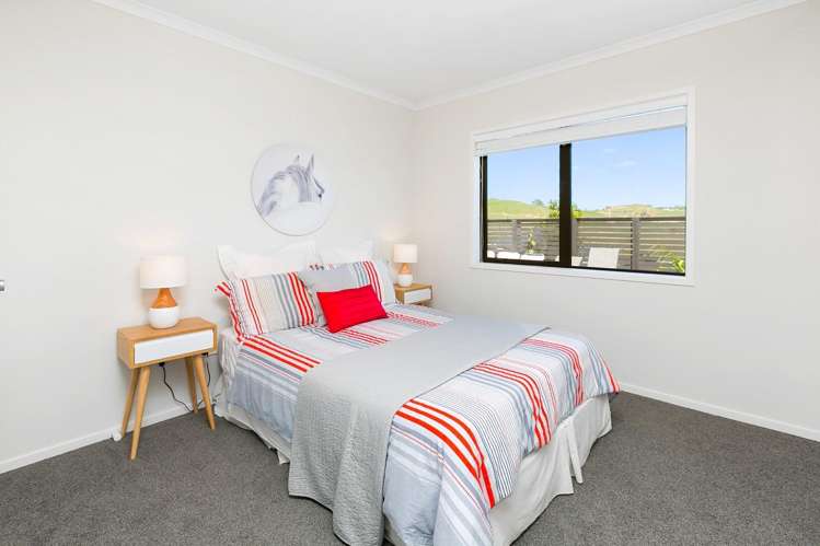 201 Ballintoy Park Drive Welcome Bay_12