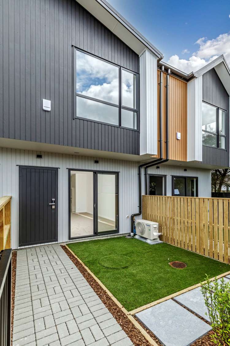 6/4 Glenhaven Place Te Atatu Peninsula_17