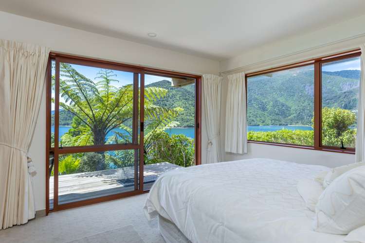 425 Port Underwood Road Whatamango Bay_13