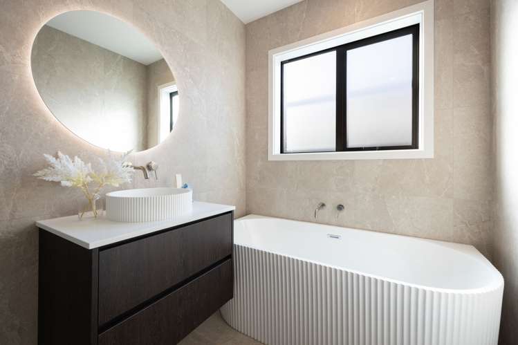 2/8 Lumino Terrace Peacocke_16