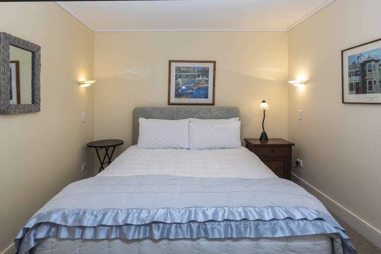 85e Beach Road Akaroa_17