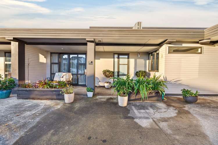 2/176 Mcleod Road_0