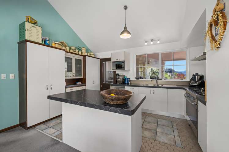 8 and 8a Angle Street Picton_7