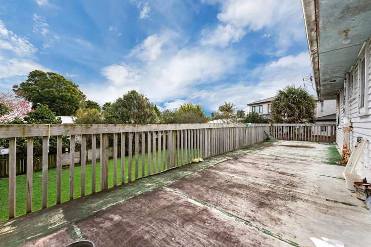 12 Ozich Avenue Te Atatu South_18