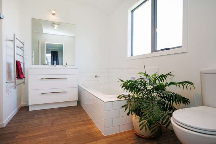 29 Wescombe Grove Feilding_9