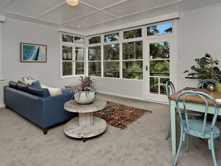 207 Godley Road Titirangi_12