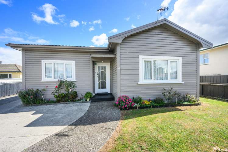 351 Tremaine Avenue Takaro_1