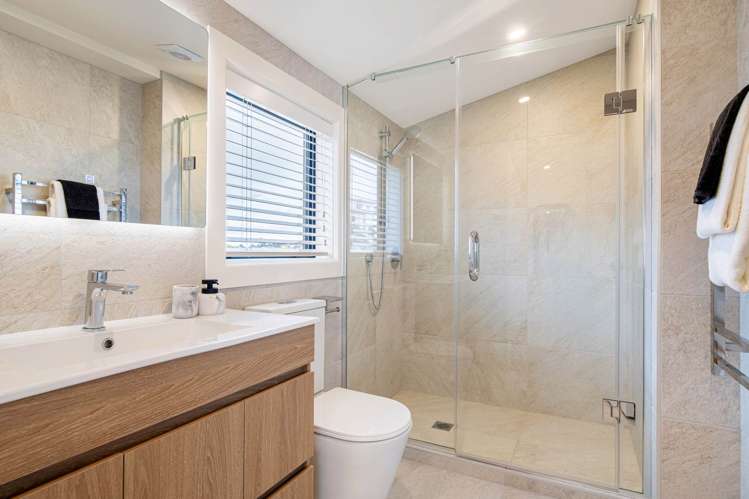 33 & 33B Ballymore Drive Pinehill_23