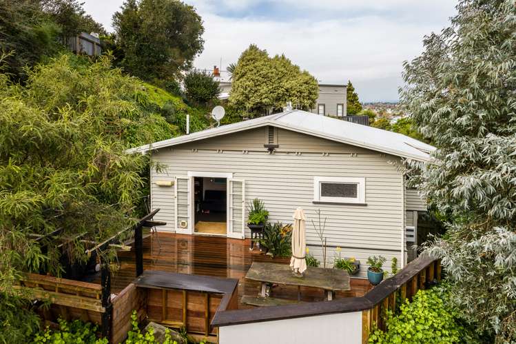 4 Guys Hill Road Hospital Hill_21