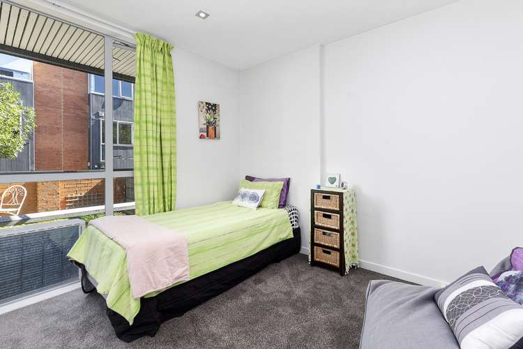 2/120 Rintoul Street Newtown_10