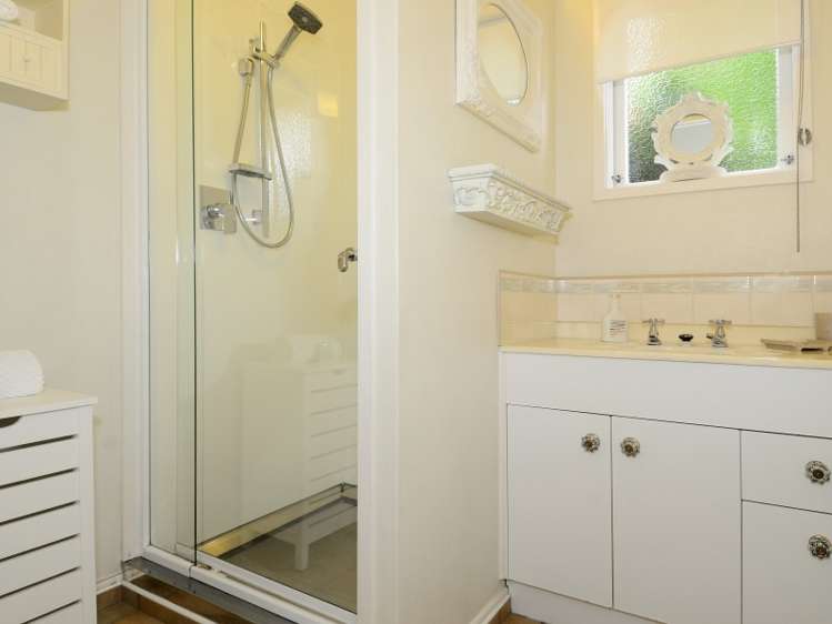 9 Moana Road Okitu_18