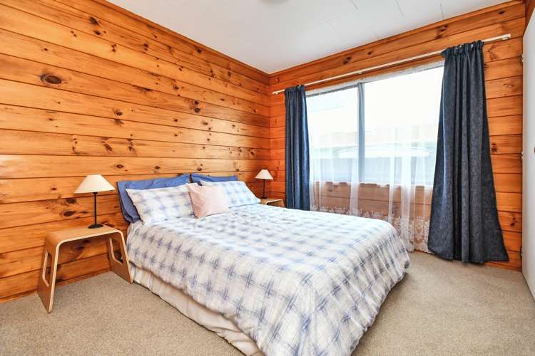 2/29 Beach Road Pahurehure_8