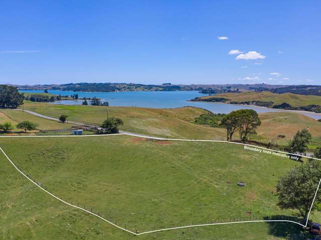 Elevated Block With Stunning Views in Raglan