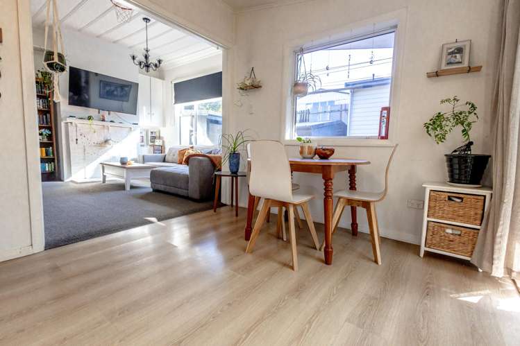 150 Stafford Street Hokitika_4