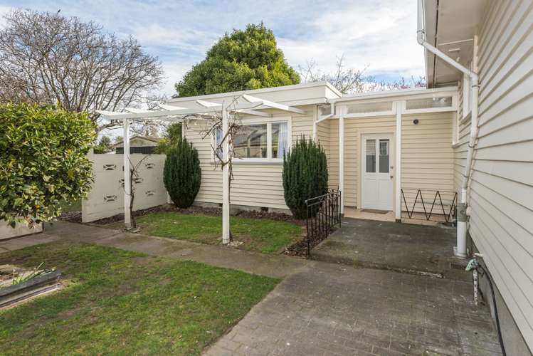 6 Travis Road Burwood_9