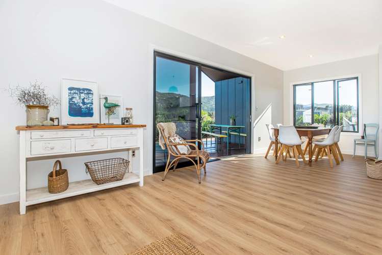 4 Tarapuka Way Māhia_13