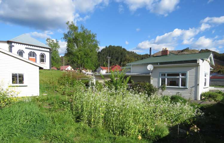 35 Walsh Street Reefton_15