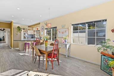 23 Waitakere Road_3