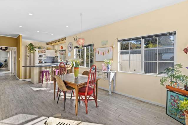 23 Waitakere Road Waitakere_3