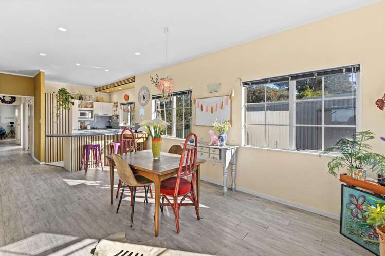 23 Waitakere Road Waitakere_3